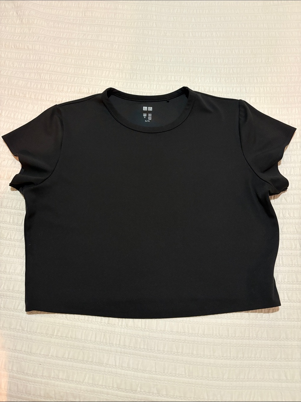 Uniqlo Airsm Cropped Tee